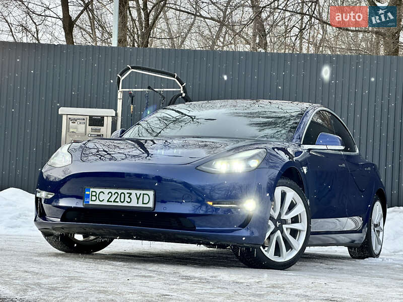Седан Tesla Model 3 2018 в Дрогобичі