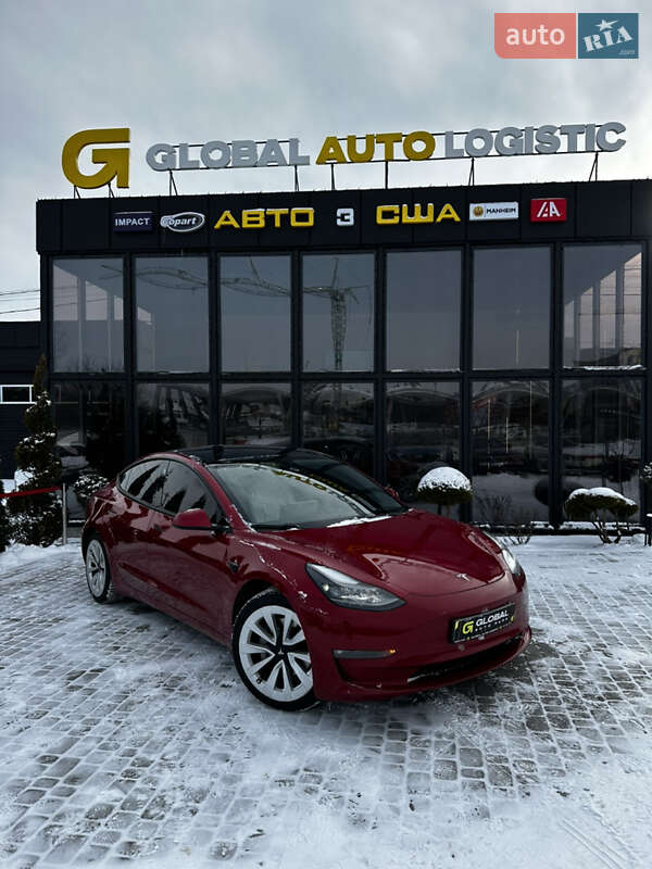 Седан Tesla Model 3 2020 в Львове