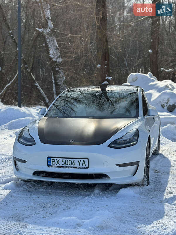 Седан Tesla Model 3 2020 в Хмельницком