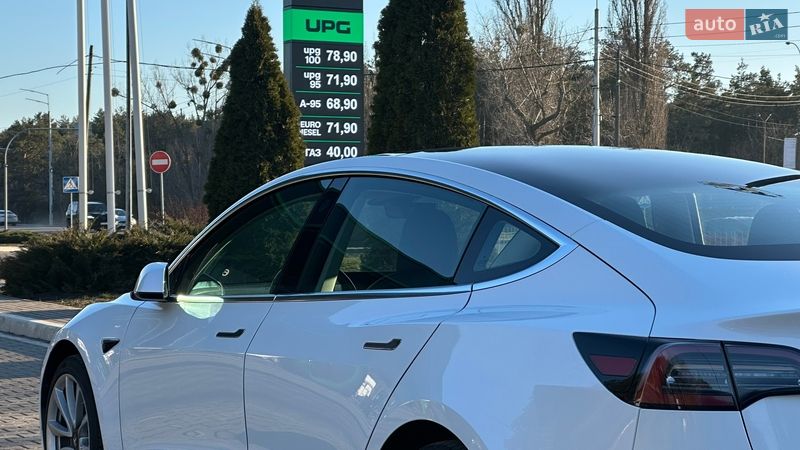 Седан Tesla Model 3 2018 в Киеве Седан Tesla Model 3 2018 в Киеве