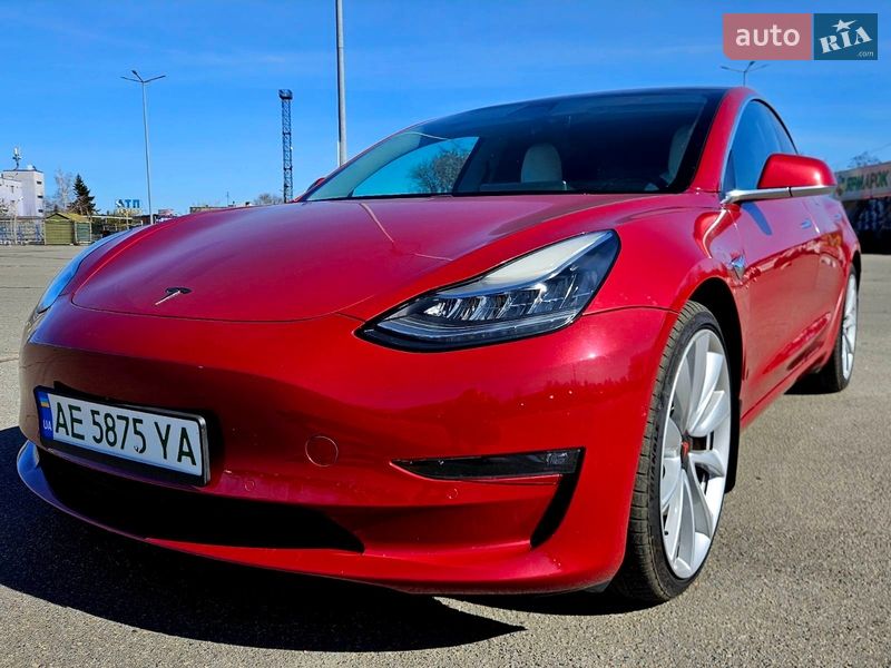 Седан Tesla Model 3 2018 в Днепре