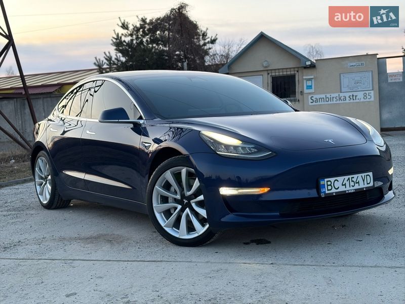 Седан Tesla Model 3 2018 в Дрогобыче