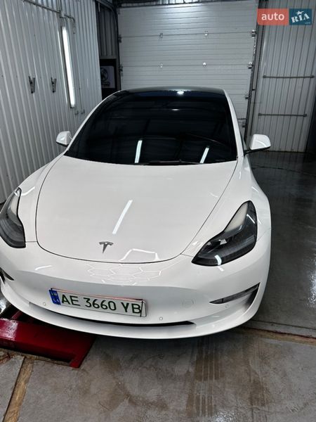 Седан Tesla Model 3 2023 в Днепре
