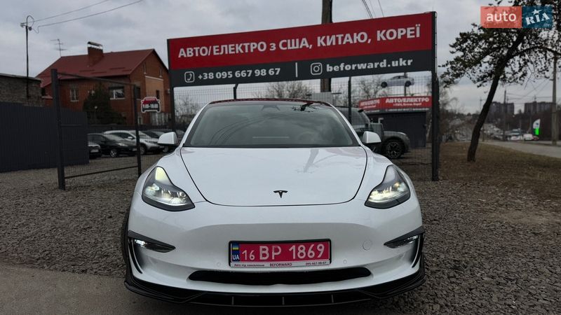 Седан Tesla Model 3 2021 в Полтаве