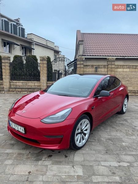 Седан Tesla Model 3 2022 в Днепре