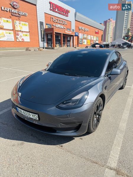 Седан Tesla Model 3 2022 в Броварах