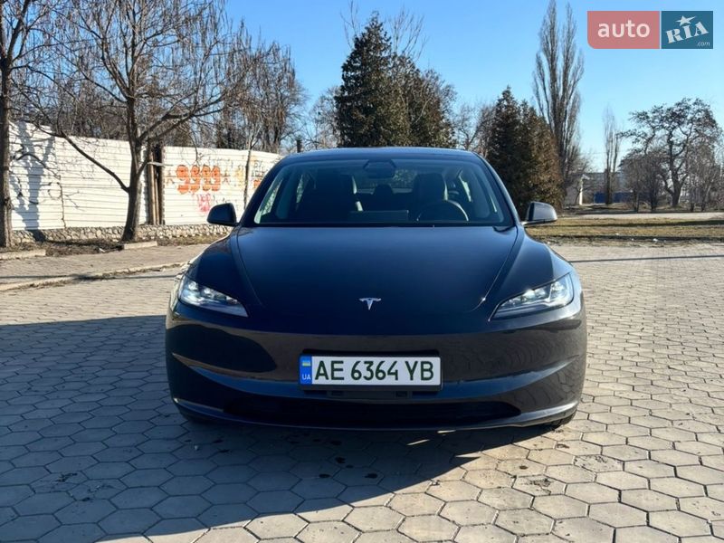 Седан Tesla Model 3 2025 в Днепре