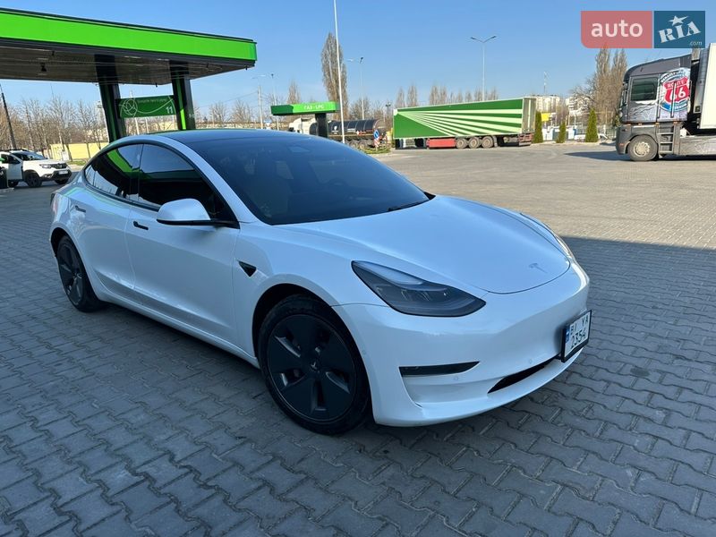 Седан Tesla Model 3 2021 в Кременчуге