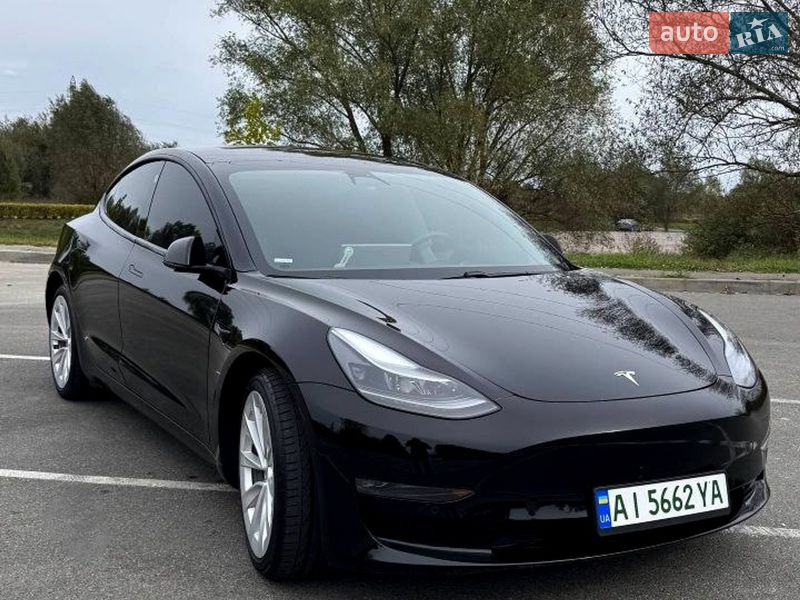 Седан Tesla Model 3 2021 в Києві