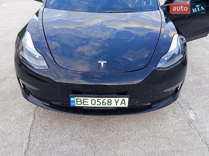 Седан Tesla Model 3 2022 в Новом Буге
