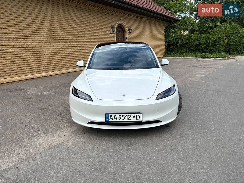Седан Tesla Model 3 2024 в Киеве