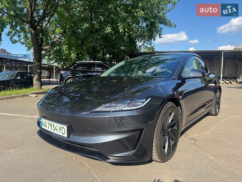 Седан Tesla Model 3 2024 в Киеве
