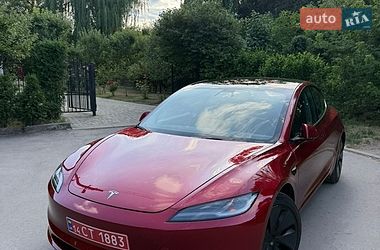 Седан Tesla Model 3 2024 в Самборі