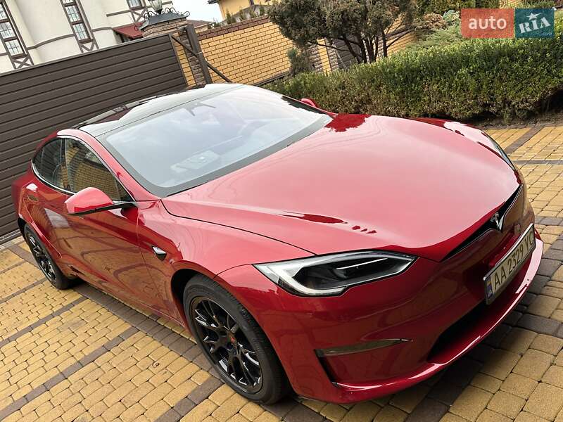Лифтбек Tesla Model S 2024 в Киеве