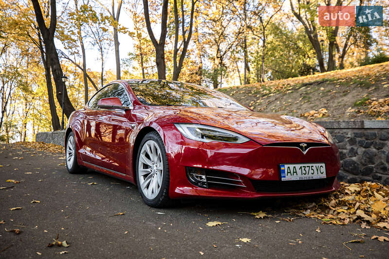 Лифтбек Tesla Model S 2016 в Киеве Лифтбек Tesla Model S 2016 в Киеве