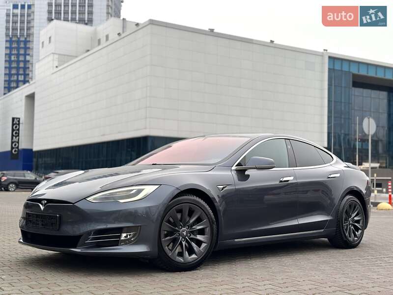 Лифтбек Tesla Model S 2020 в Одессе