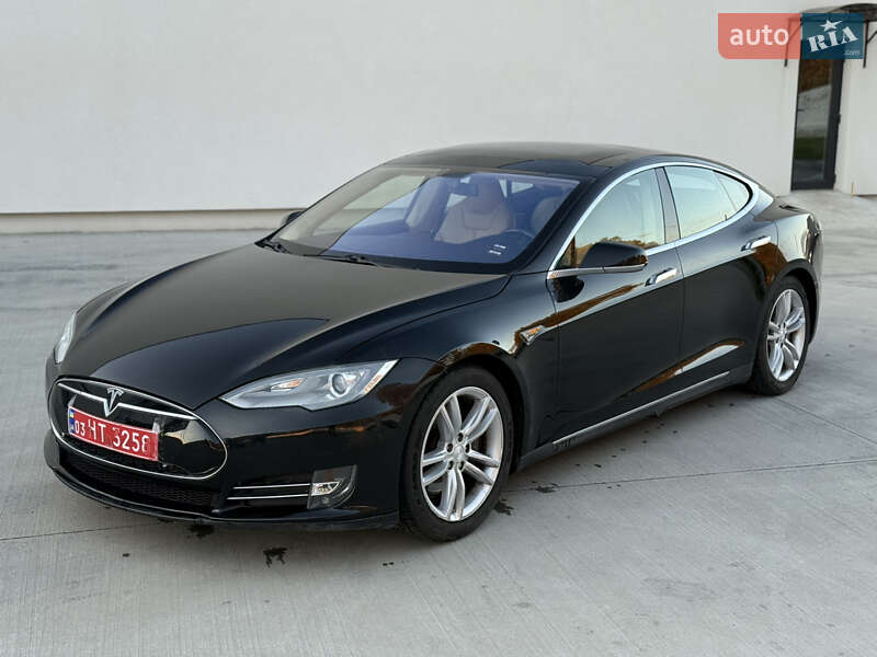 Лифтбек Tesla Model S 2013 в Луцке