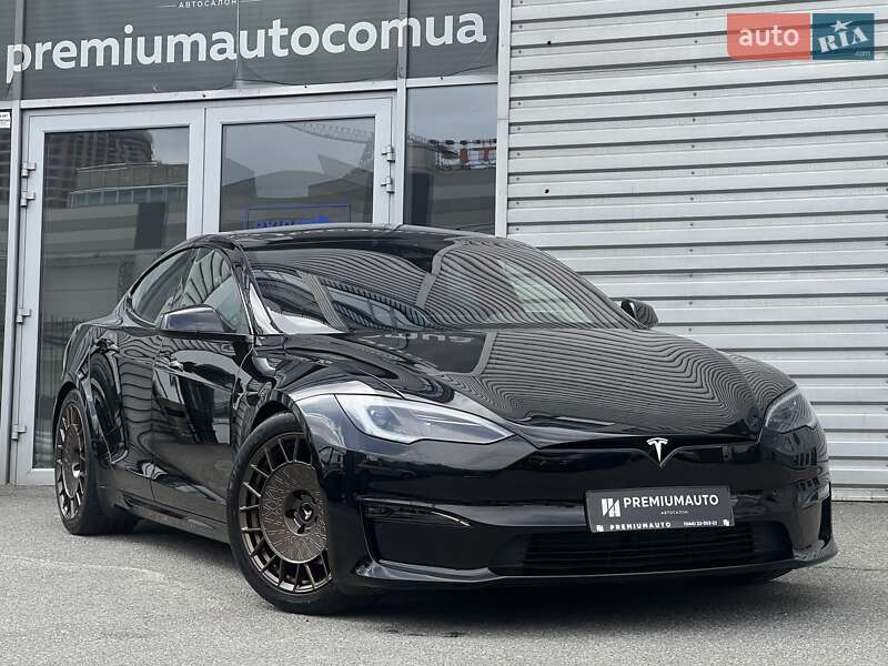 Лифтбек Tesla Model S 2023 в Киеве