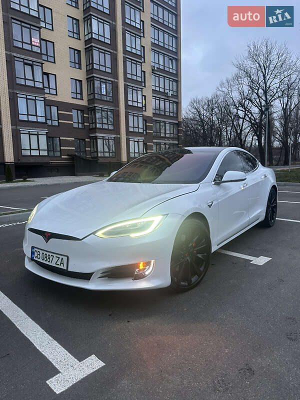 Лифтбек Tesla Model S 2020 в Чернигове