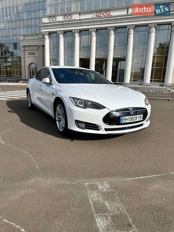 Лифтбек Tesla Model S 2016 в Одессе Лифтбек Tesla Model S 2016 в Одессе