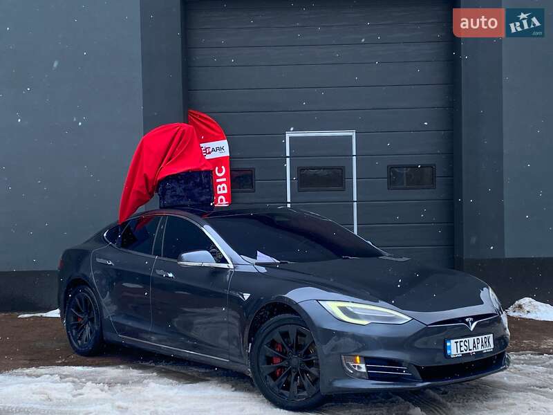 Лифтбек Tesla Model S 2017 в Киеве Лифтбек Tesla Model S 2017 в Киеве