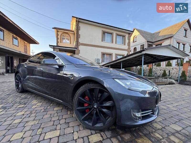 Лифтбек Tesla Model S 2014 в Софиевской Борщаговке Лифтбек Tesla Model S 2014 в Софиевской Борщаговке