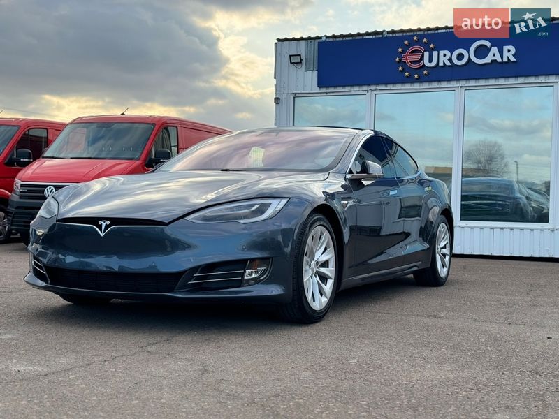 Лифтбек Tesla Model S 2017 в Киеве Лифтбек Tesla Model S 2017 в Киеве