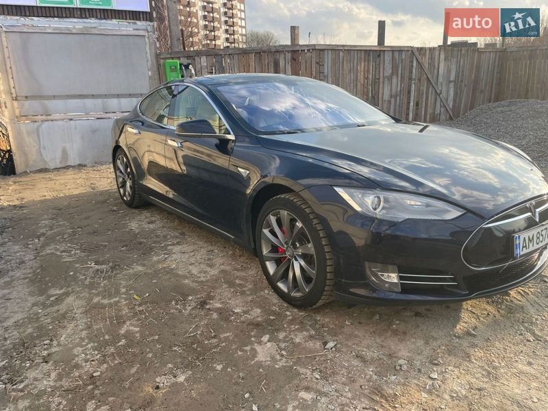 Лифтбек Tesla Model S 2014 в Киеве