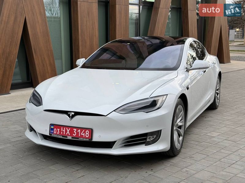 Ліфтбек Tesla Model S 2019 в Луцьку
