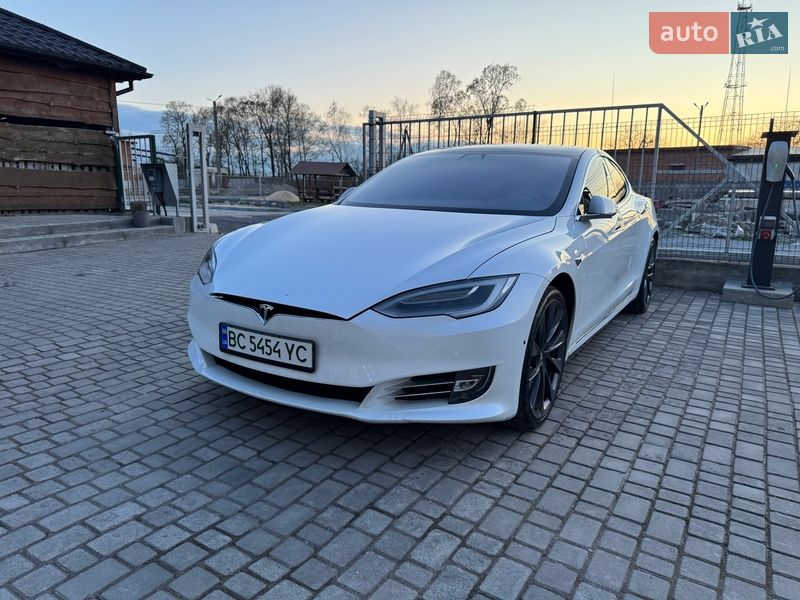 Ліфтбек Tesla Model S 2020 в Радехові