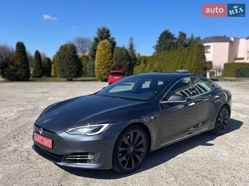Ліфтбек Tesla Model S 2018 в Львові Ліфтбек Tesla Model S 2018 в Львові
