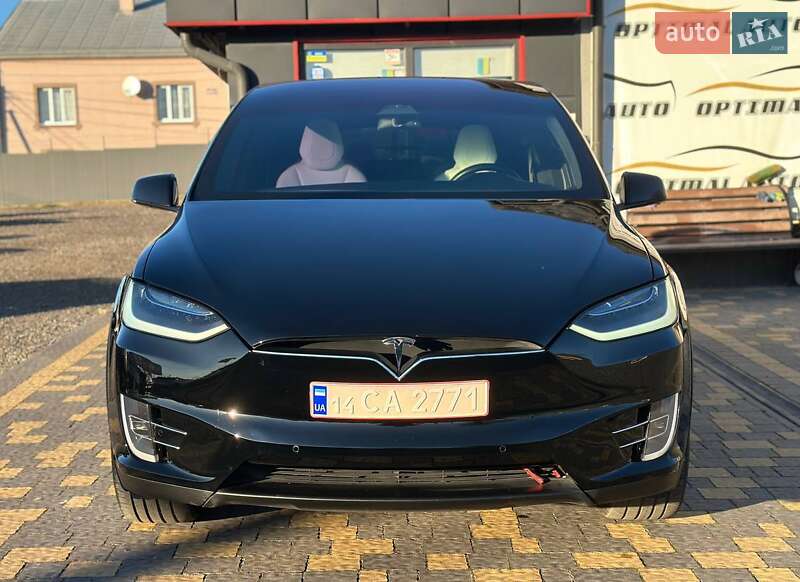 Позашляховик / Кросовер Tesla Model X 2017 в Львові Позашляховик / Кросовер Tesla Model X 2017 в Львові