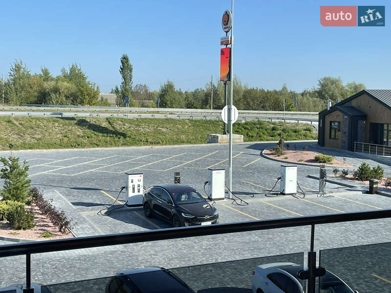 Внедорожник / Кроссовер Tesla Model X 2017 в Киеве