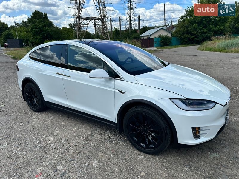Внедорожник / Кроссовер Tesla Model X 2019 в Киеве