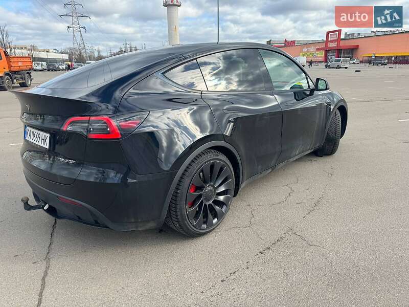 Внедорожник / Кроссовер Tesla Model Y 2022 в Киеве