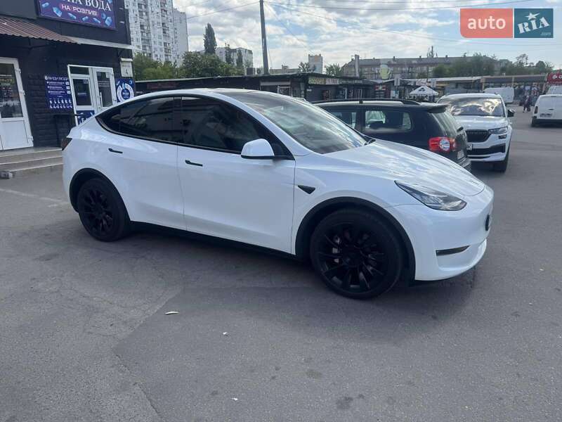 Внедорожник / Кроссовер Tesla Model Y 2022 в Киеве