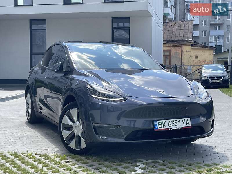 Внедорожник / Кроссовер Tesla Model Y 2022 в Ровно
