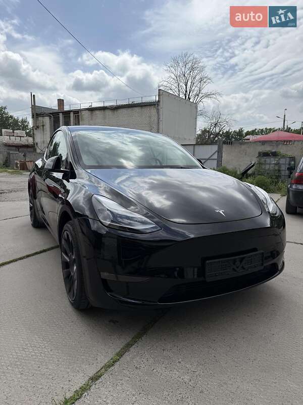 Внедорожник / Кроссовер Tesla Model Y 2023 в Киеве