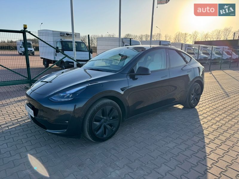Внедорожник / Кроссовер Tesla Model Y 2024 в Ровно