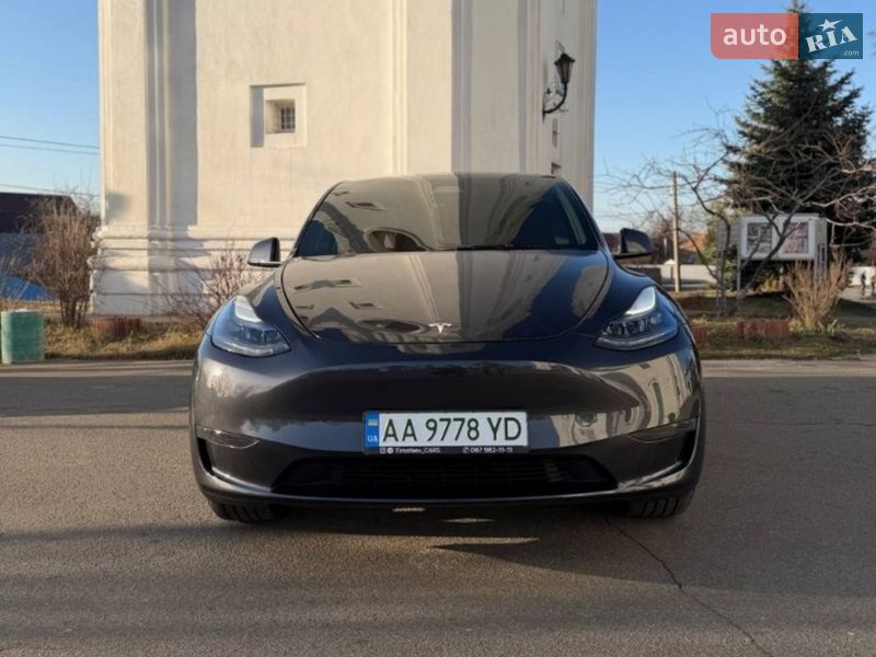 Внедорожник / Кроссовер Tesla Model Y 2025 в Киеве