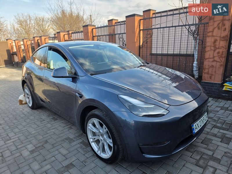 Внедорожник / Кроссовер Tesla Model Y 2023 в Харькове
