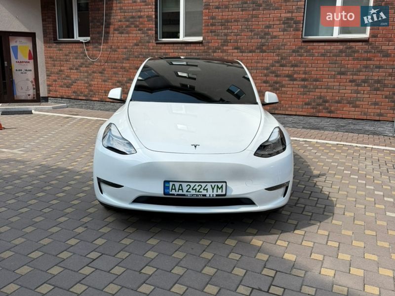 Позашляховик / Кросовер Tesla Model Y 2023 в Києві