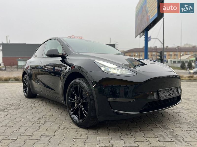 Внедорожник / Кроссовер Tesla Model Y 2024 в Киеве