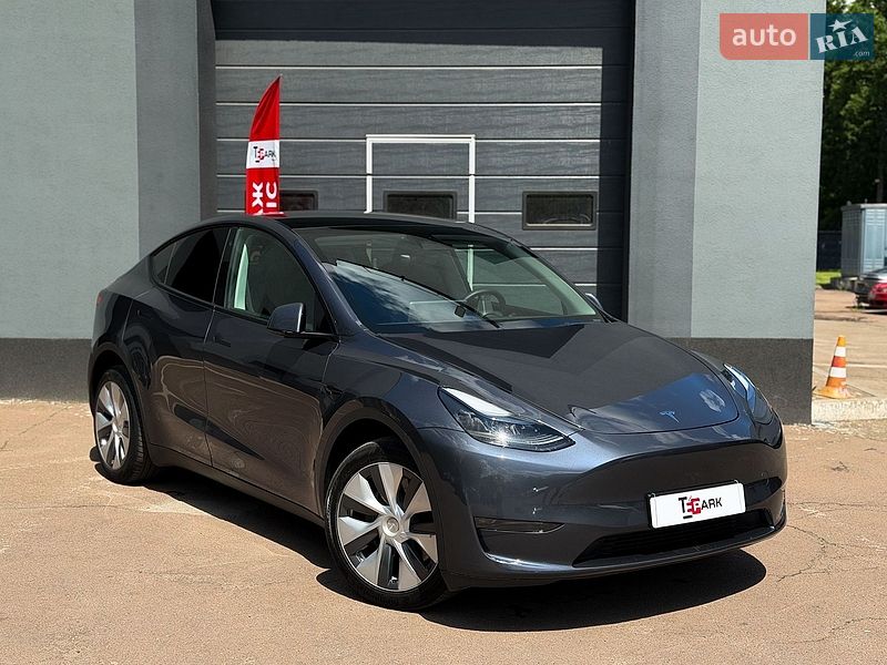 Внедорожник / Кроссовер Tesla Model Y 2023 в Киеве