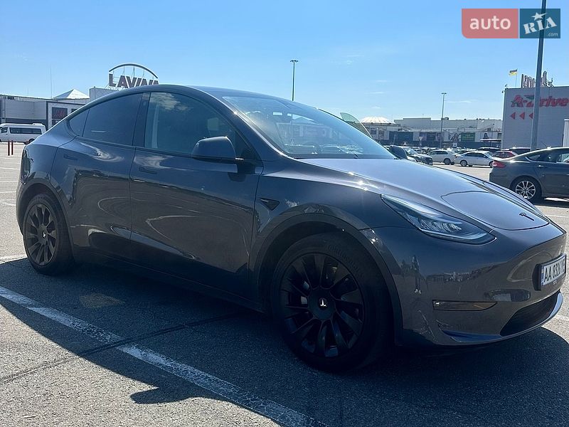 Внедорожник / Кроссовер Tesla Model Y 2023 в Киеве