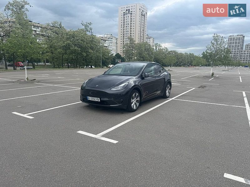 Внедорожник / Кроссовер Tesla Model Y 2024 в Киеве