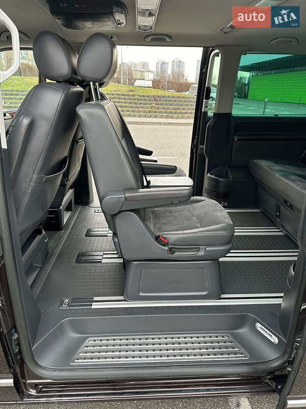 Минивэн Volkswagen Multivan 2012 в Киеве Минивэн Volkswagen Multivan 2012 в Киеве