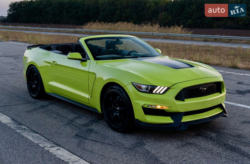Кабріолет Ford Mustang 2015 в Харкові Кабріолет Ford Mustang 2015 в Харкові