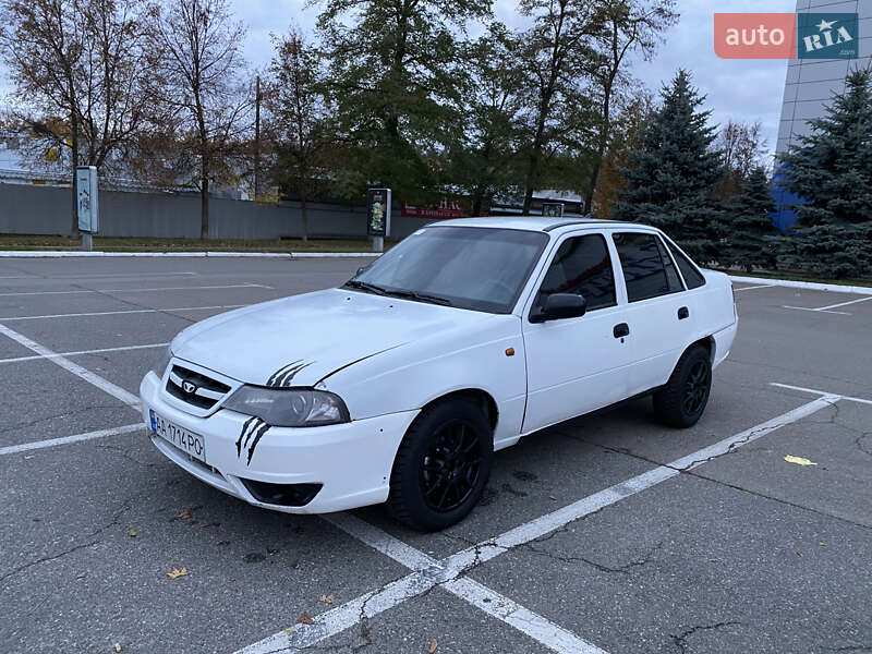 Седан Daewoo Nexia 2008 в Києві