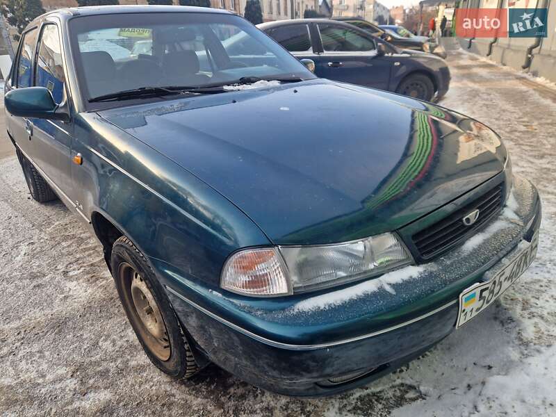 Седан Daewoo Nexia 1997 в Ромнах